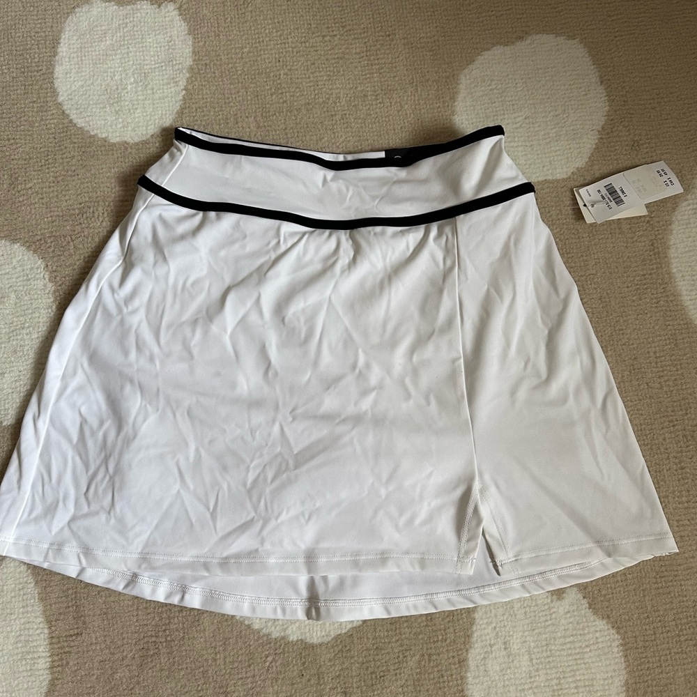 White and black skortie